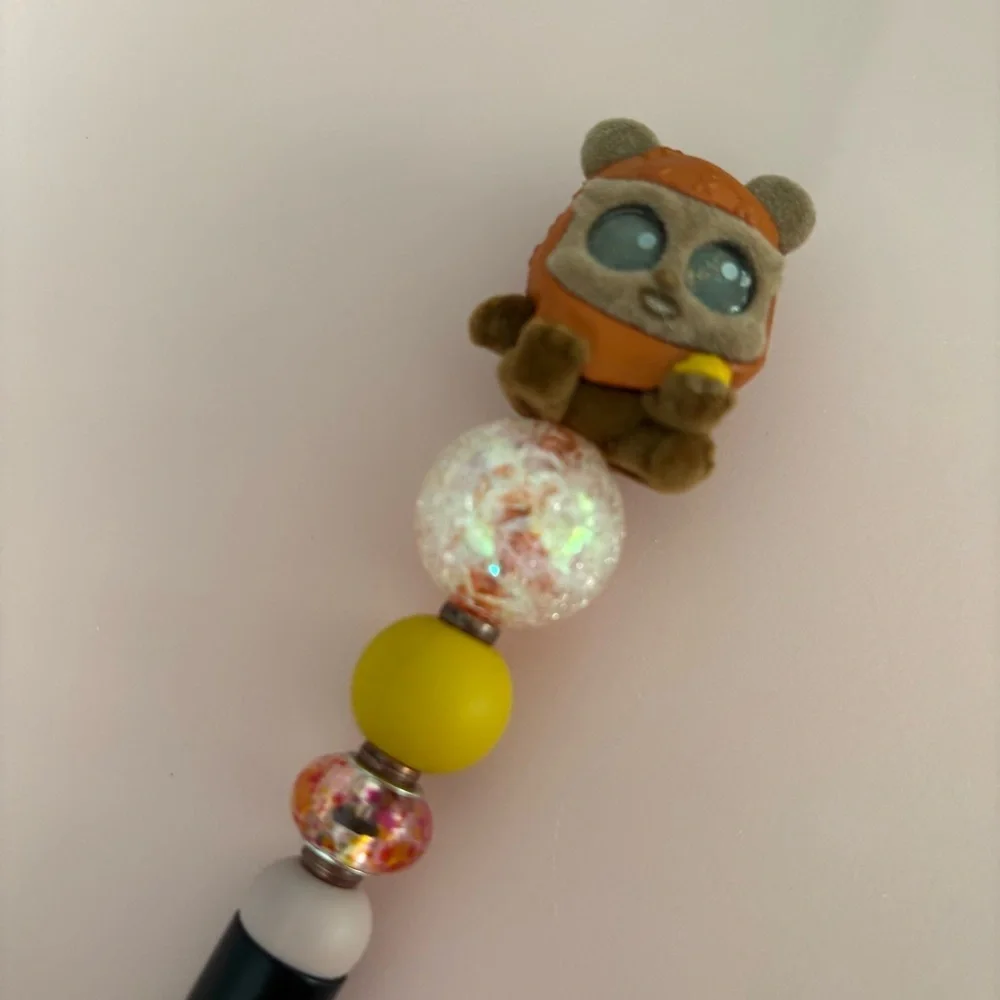 Disney Doorables: Star War: Ewok Wicket Flocked handmade beaded pen